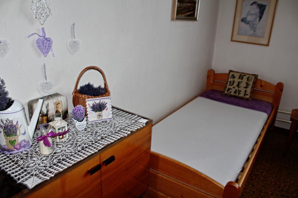 Apartment Telc Hradecka Екстериор снимка